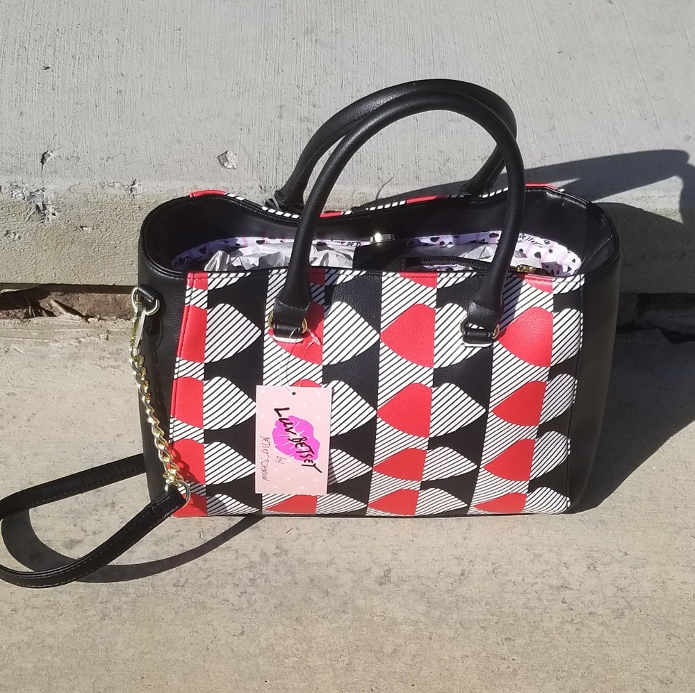 💋Betsey Johnson Large Aztec Lips Bag - Picture 2 of 7